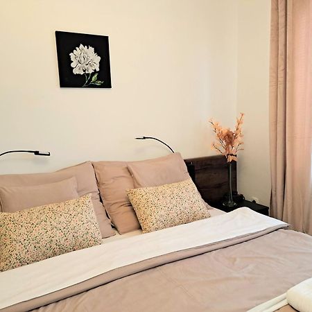 Orient Apartmanhaz Eger Ngoại thất bức ảnh
