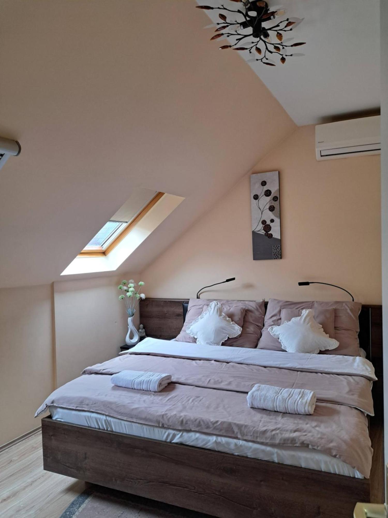 Orient Apartmanhaz Eger Ngoại thất bức ảnh