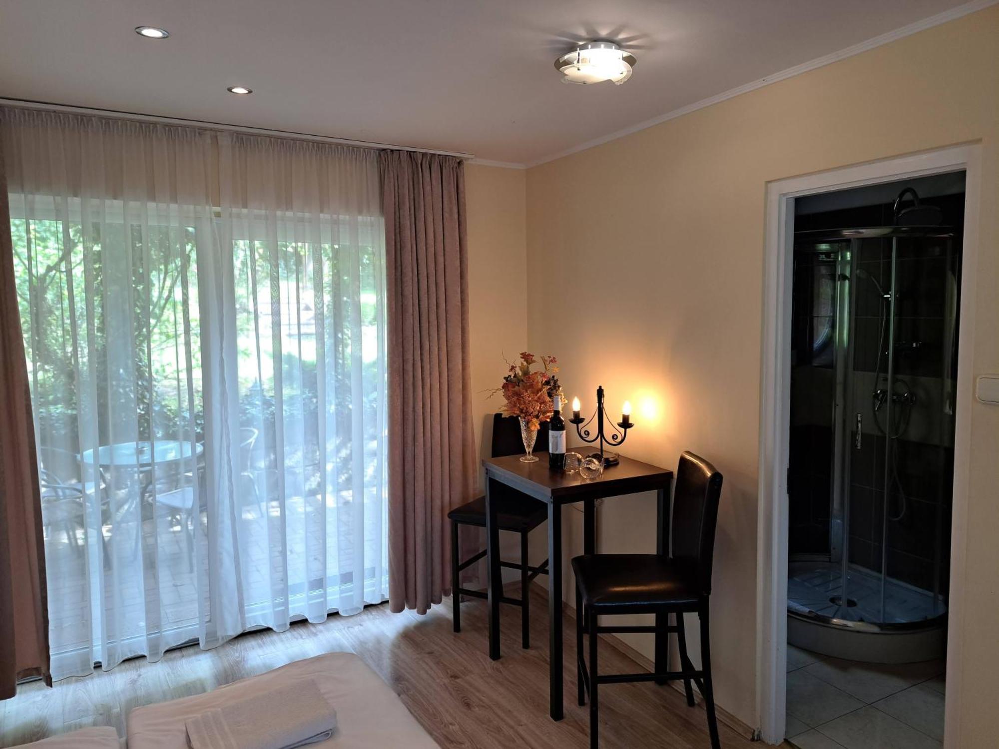 Orient Apartmanhaz Eger Ngoại thất bức ảnh