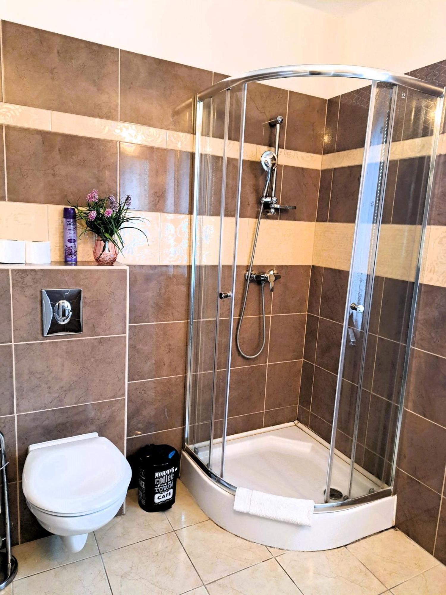 Orient Apartmanhaz Eger Ngoại thất bức ảnh