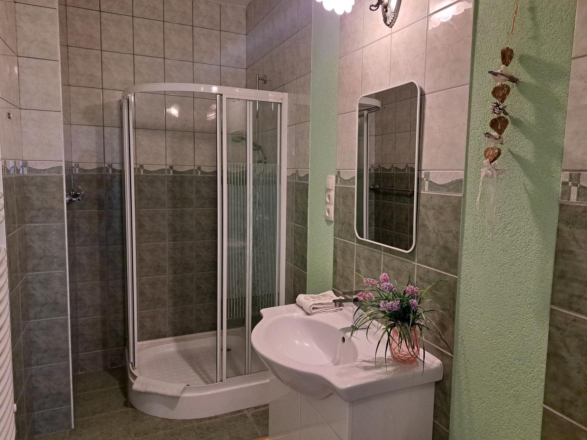 Orient Apartmanhaz Eger Ngoại thất bức ảnh