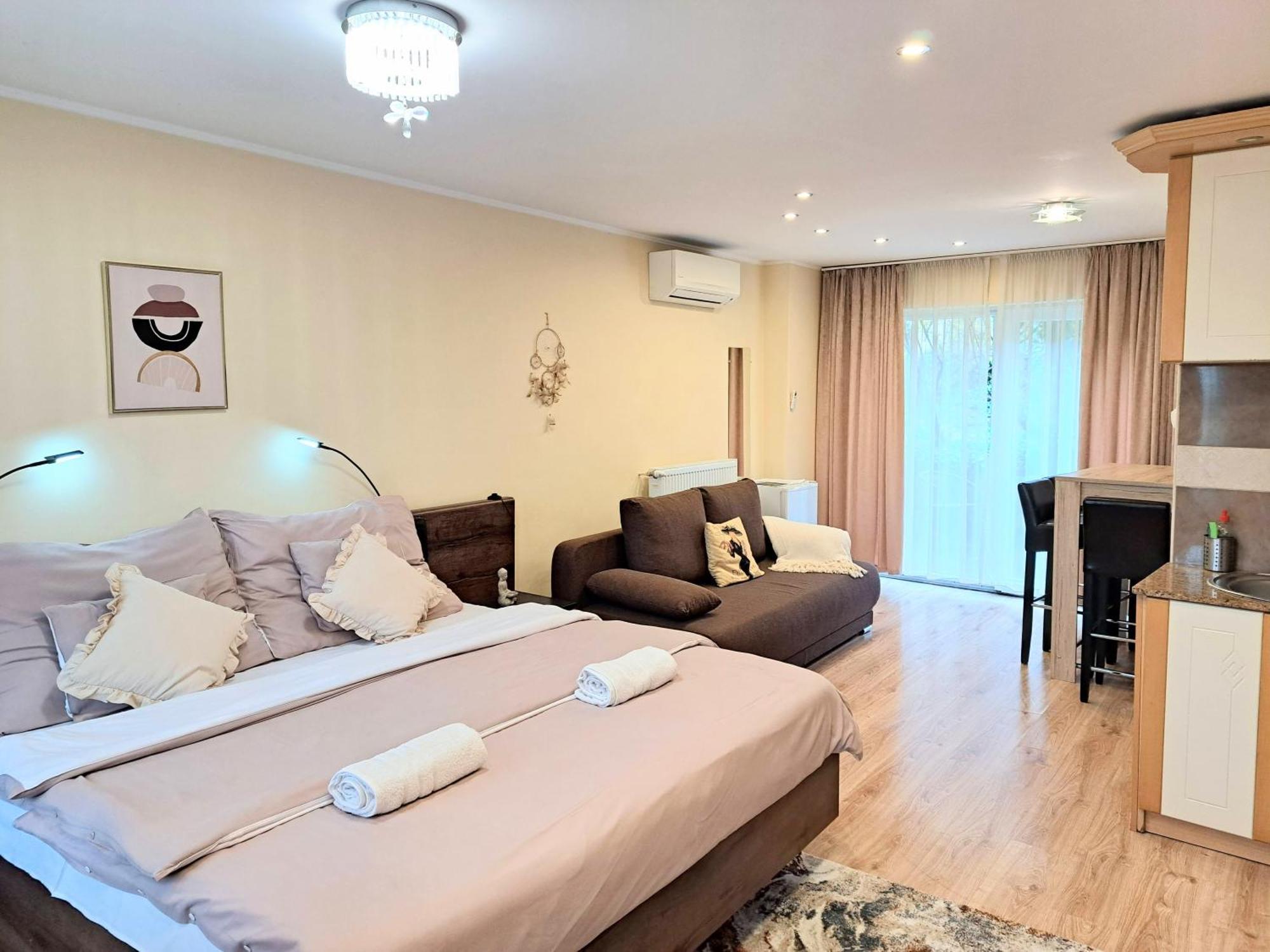 Orient Apartmanhaz Eger Ngoại thất bức ảnh