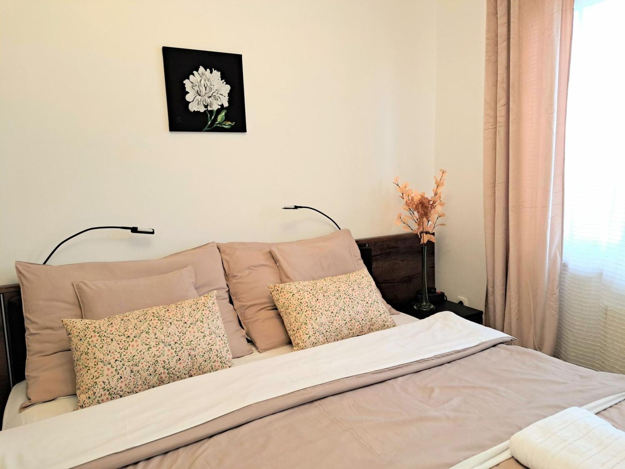 Orient Apartmanhaz Eger Ngoại thất bức ảnh